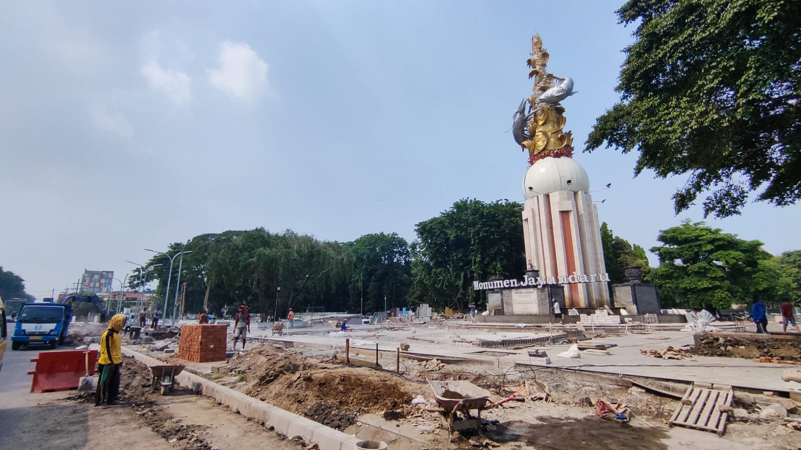 Ditata Gus Muhdlor, Wajah Alun-alun Sidoarjo Kini Tampak Estetik dan Bersih Tanpa Kabel