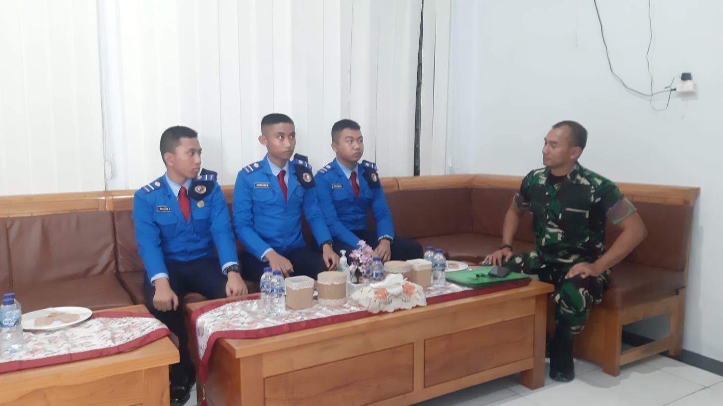 Letkol Arm Ketut Terima Kunjungan Tiga Pelajar SMA Taruna Nusantara
