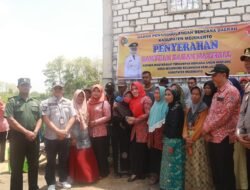 Pemkab Mojokerto Salurkan Bantuan Rumah Warga Terdampak Angin Kencang Di Kemlagi