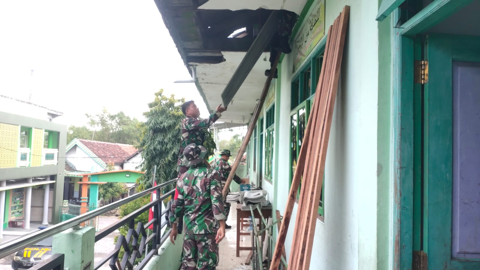 TNI-Polri di Pucuk Bersinergi Atasi Bencana Alam