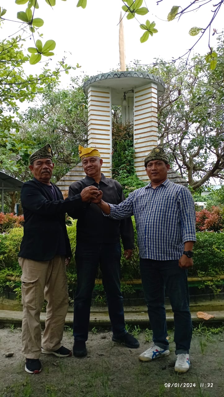 Kunjungan Tim Pengamanan Asset Kesultanan Deli H.Tengku Daniel Mozzard Ke Kediaman Ikatan Keluarga Anak Melayu Dan Suku Serumpun Di Deli Serdang