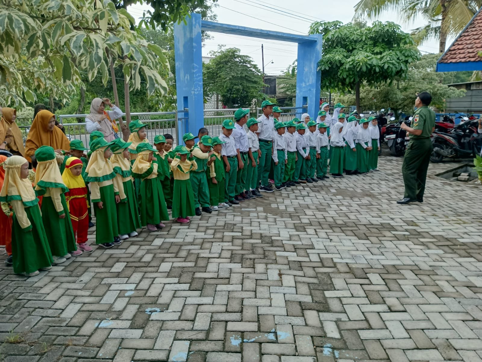 Senin Berkibar Jadi Pondasi Cetak Generasi Muda Berkarakter