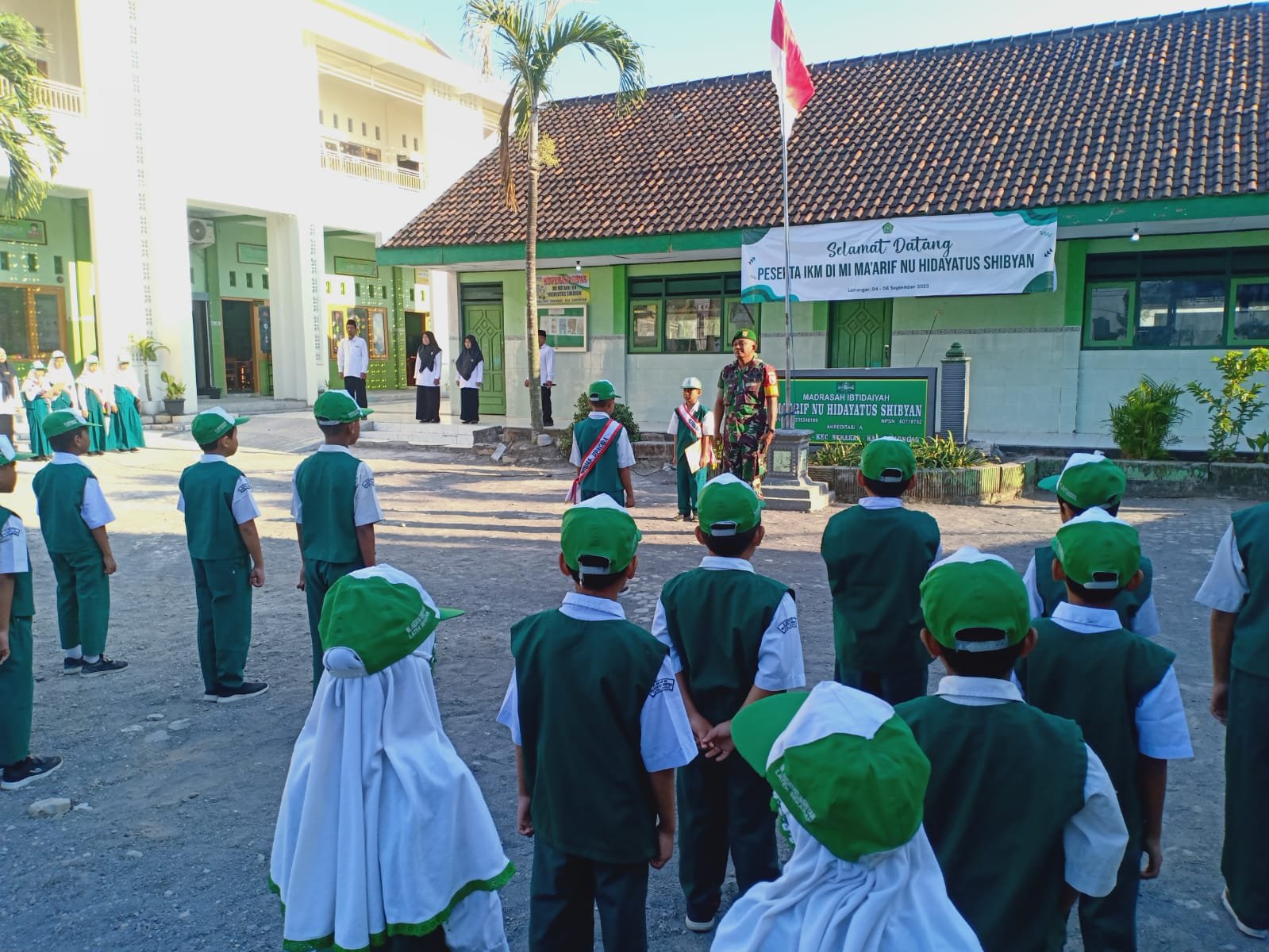 Senin Berkibar Jadi Pondasi Cetak Generasi Muda Berkarakter