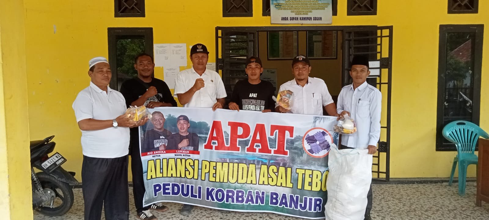 Peduli Korban Banjir,Aliansi Pemuda Asal Tebo(APAT) Salurkan 150 Paket Sembako