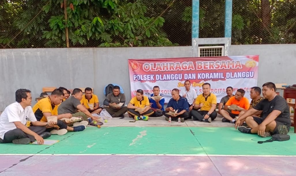 Guyub Rukun TNI Polri dengan Olahraga Bersama dalam Pertandingan Tenis