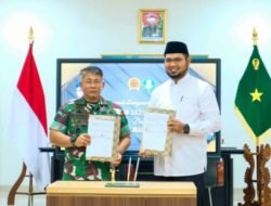 Bupati Halsel Hasan Ali Basam Kasuba Bersama Dandrem 152/ Ba’adullah Teken Naska Perjanjian Hiba Daerah