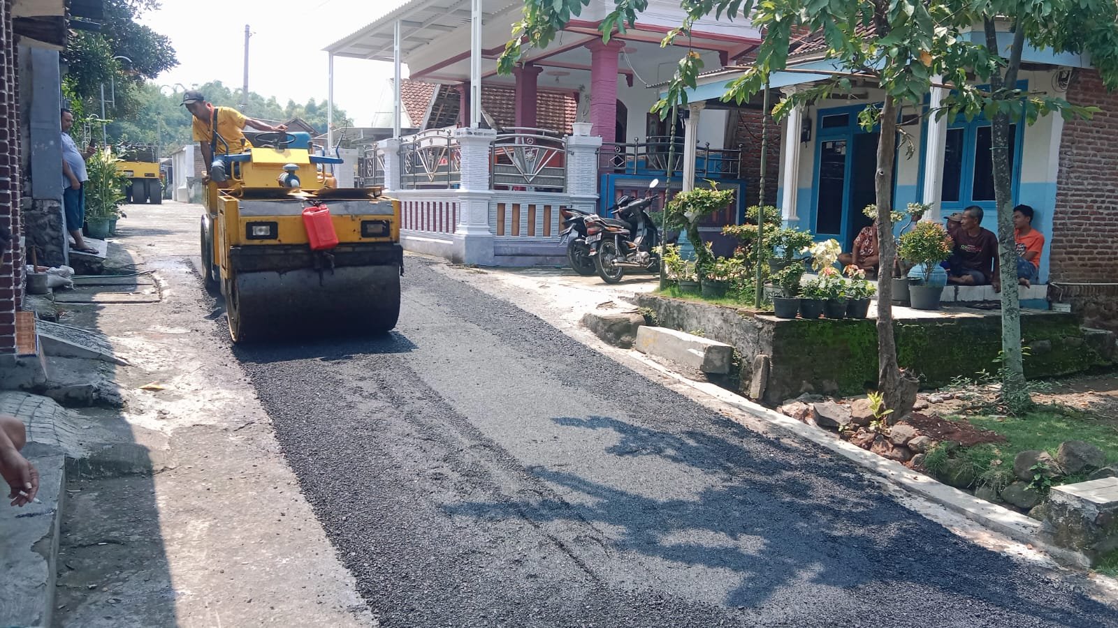 Pemdes Warugunung Dapat Pokir dari Ina Mujiastuti dan Mokhamad Buddi Mulyo