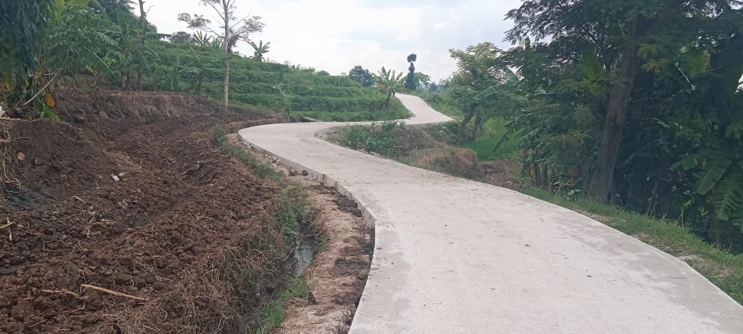 Pemdes Warugunung Dapat Pokir dari Ina Mujiastuti dan Mokhamad Buddi Mulyo