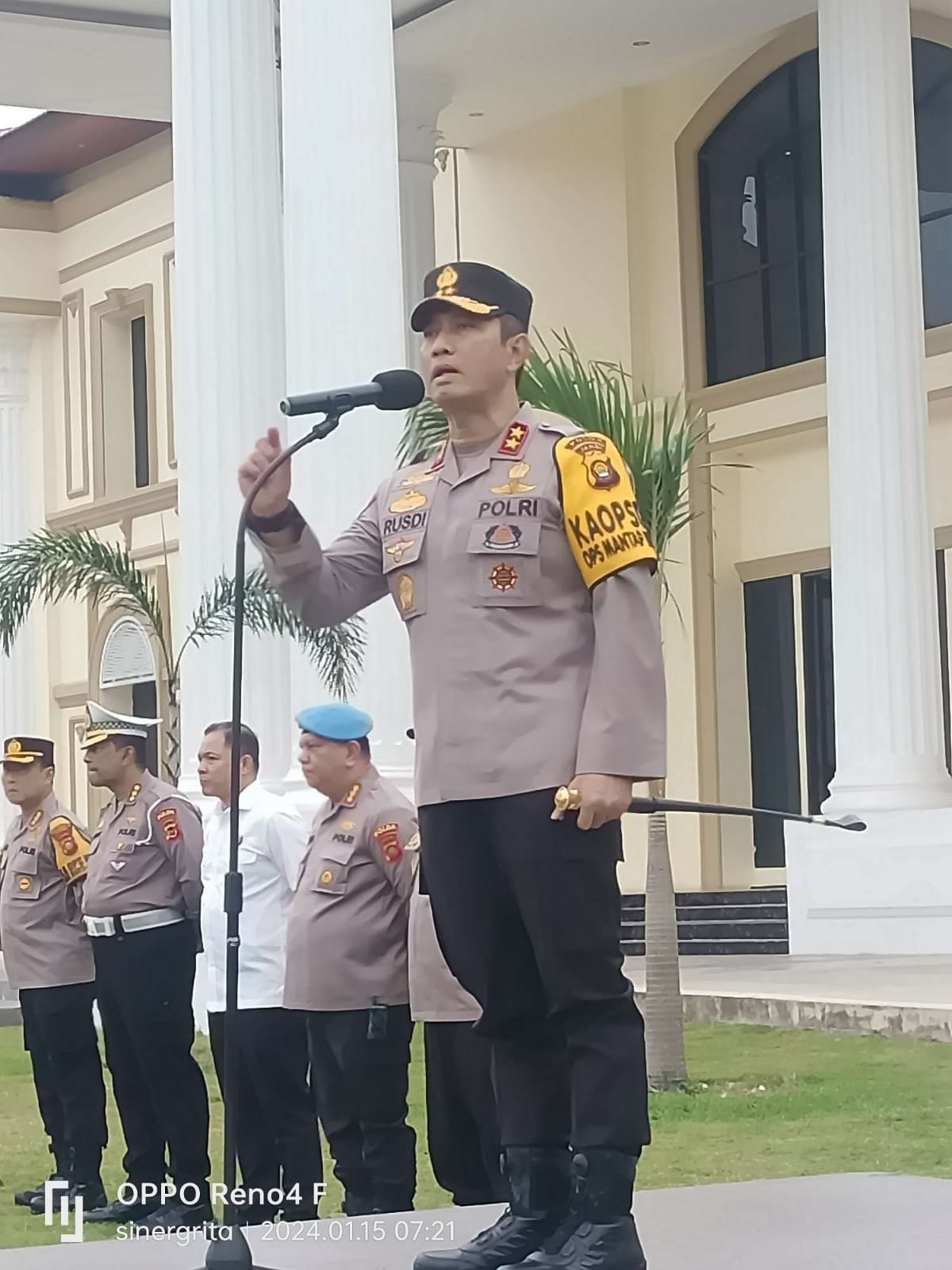 Kapolda Jambi Berikan Apresiasi Dan Penghargaan Lansung Kepada Personel Satnarkoba Polresta Jambi