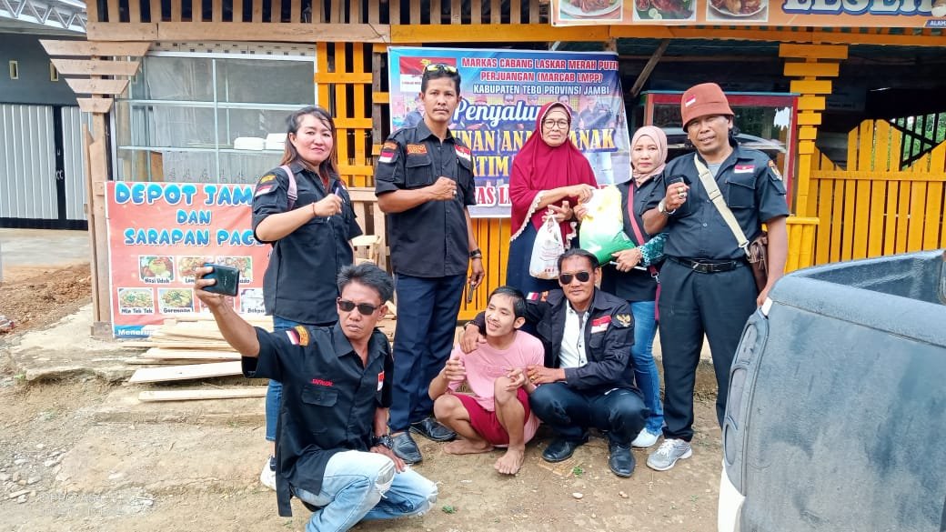 Sambut Tahun Baru 2024, Ormas LMPP Berbagi Kepada Anak Yatim Piatu