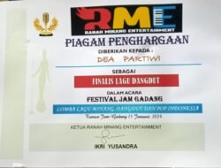 Meski Belum Bisa Raih Juara Dea Partiwi Mendapatkan Piagam Dari Rana Minang Entertainment