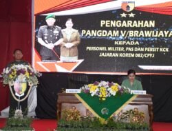 Guyuran Hujan Deras, Prajurit Kodim 0815/Mojokerto Semangat Terima Arahan Pangdam V/Brawijaya