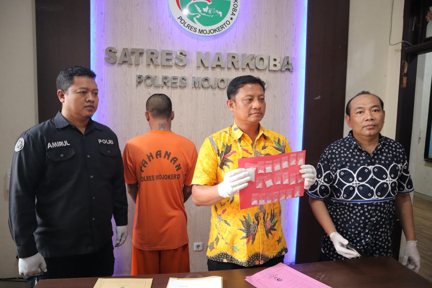 Puluhan Gram Sabu Berhasil diamankan Sat Narkoba Polres Mojokerto dari Seorang Pria