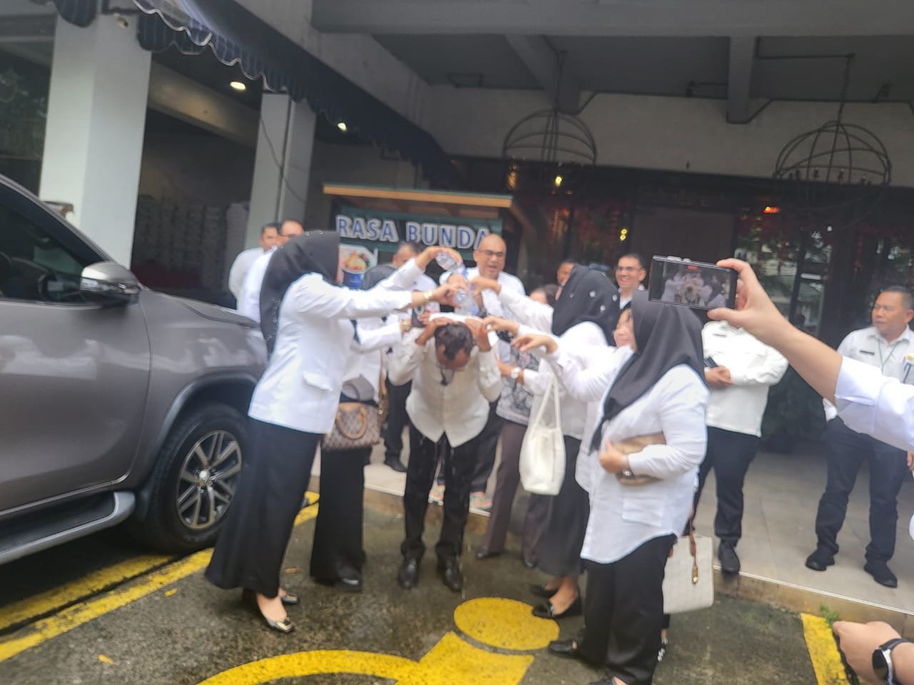 Beri Kejutan di Milad Kadis Kominfo, Pj Gubernur Sumut Pesan OPD Pemprov Sumut Tetap Solid