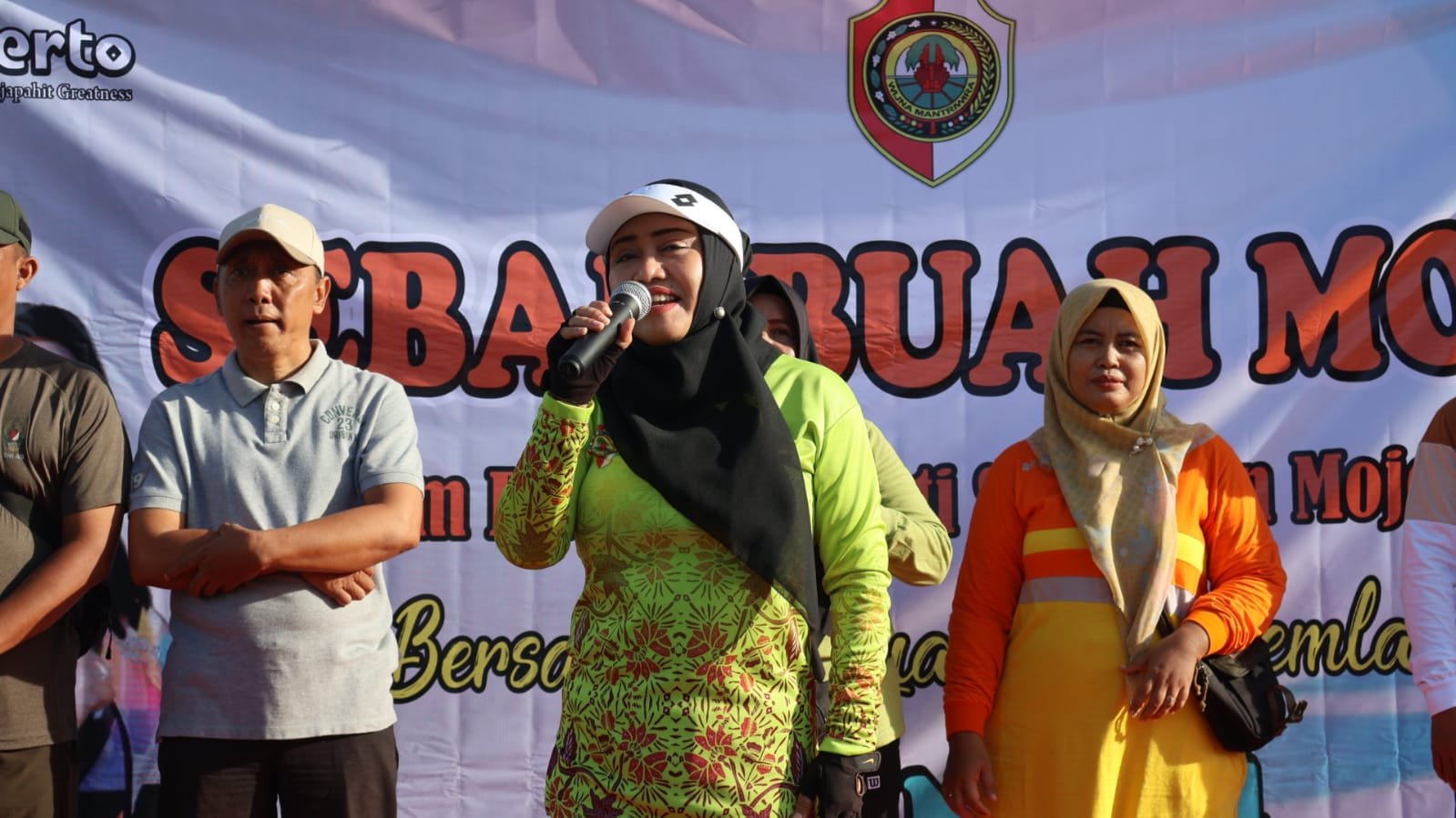 Ajak Masyarakat Sehat Dan Bugar, Bupati Mojokerto Gelar Sebar Buah Mojo Di Desa Japanan Kemlagi