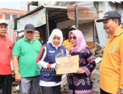 Pemkab Mojokerto Salurkan Bantuan Kepada Rumah Terdampak Angin Kencang Di Mojosari
