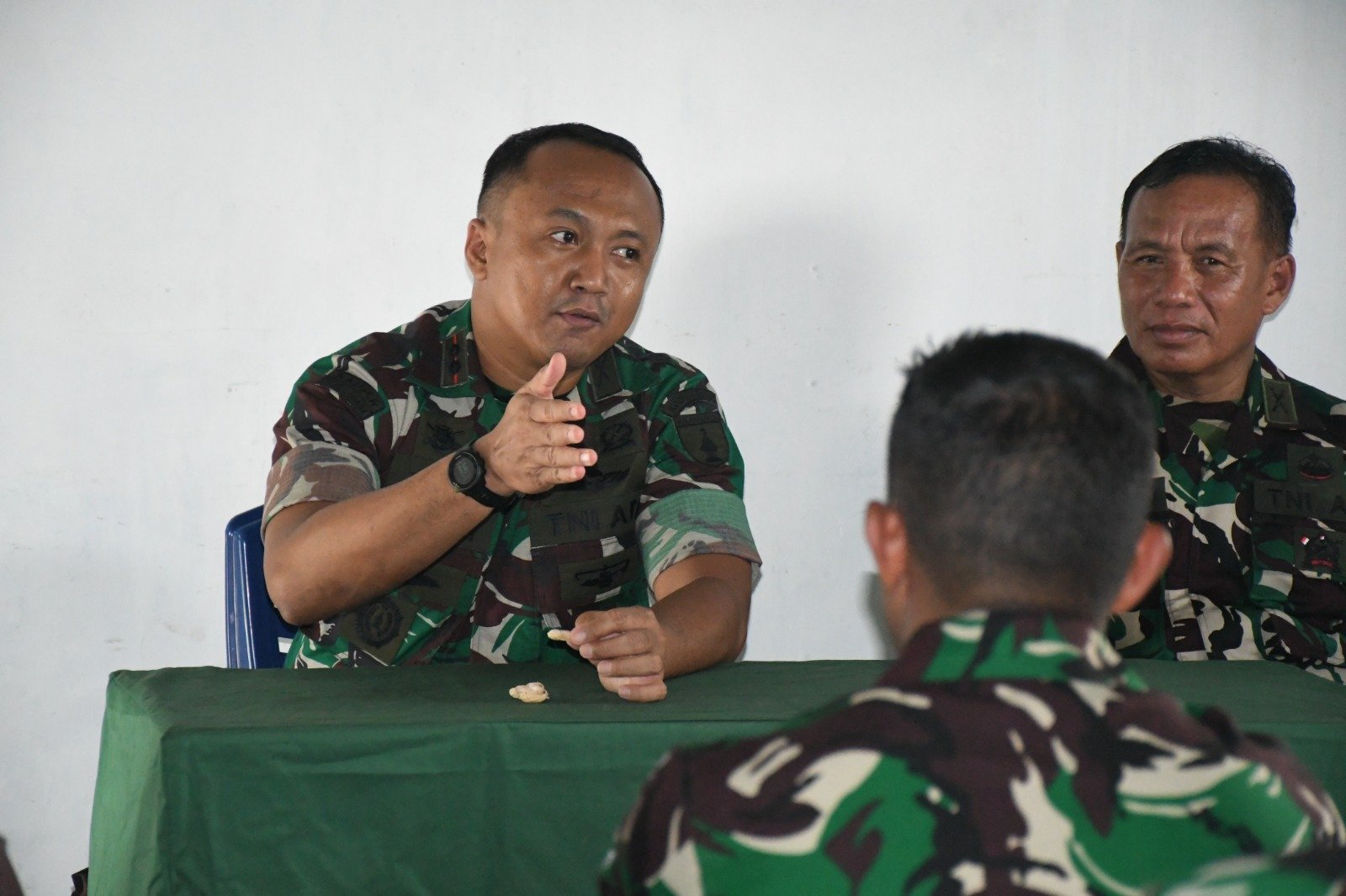 Kunjungi Koramil Jajaran Wilayah Kota Mojokerto, Dandim 0815/Mojokerto : Tekankan Netralitas TNI - Jaga Sinergitas Dengan Pemda & Polri