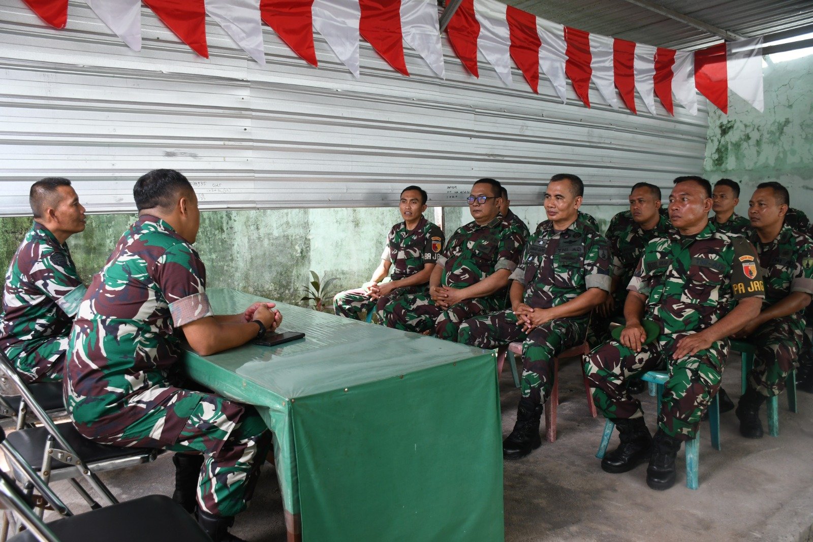 Kunjungi Koramil Jajaran Wilayah Kota Mojokerto, Dandim 0815/Mojokerto : Tekankan Netralitas TNI - Jaga Sinergitas Dengan Pemda & Polri