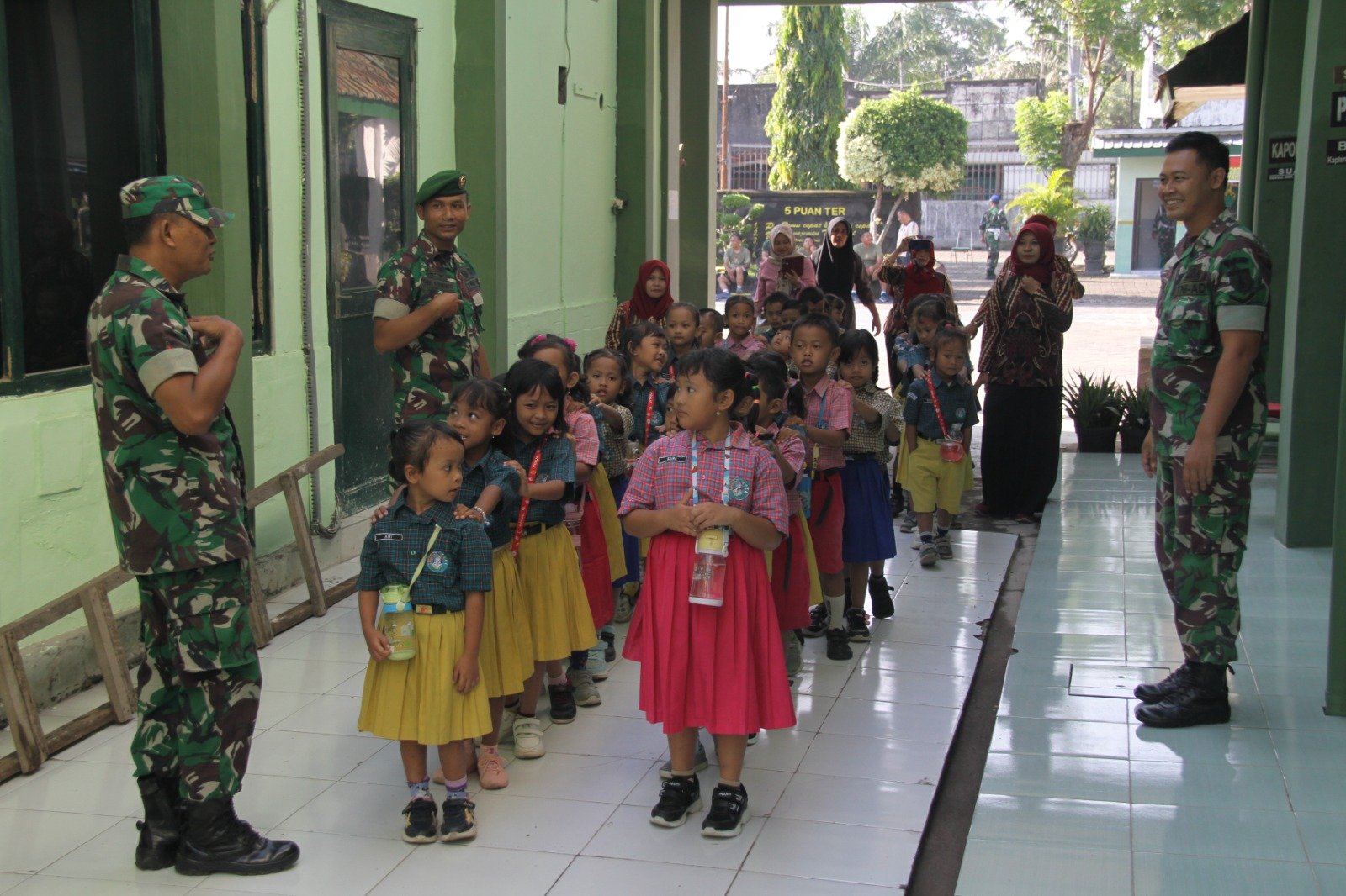 Outing Class, Siswa Siswi TK Tri Bakti Kunjungi Kodim 0815/Mojokerto