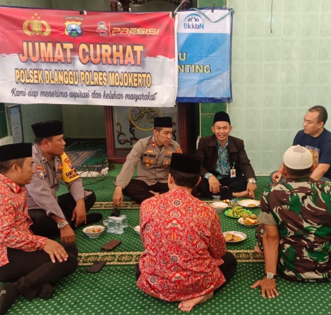 Jumat Curhat, Kapolsek Dlanggu Himbau Warga Waspada Berita Hoax Jelang Pemilu 2024