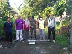 Basmi Sarang Nyamuk DBD, Babinsa Ketemasdungus Bersama PKM Puri Lakukan Fogging