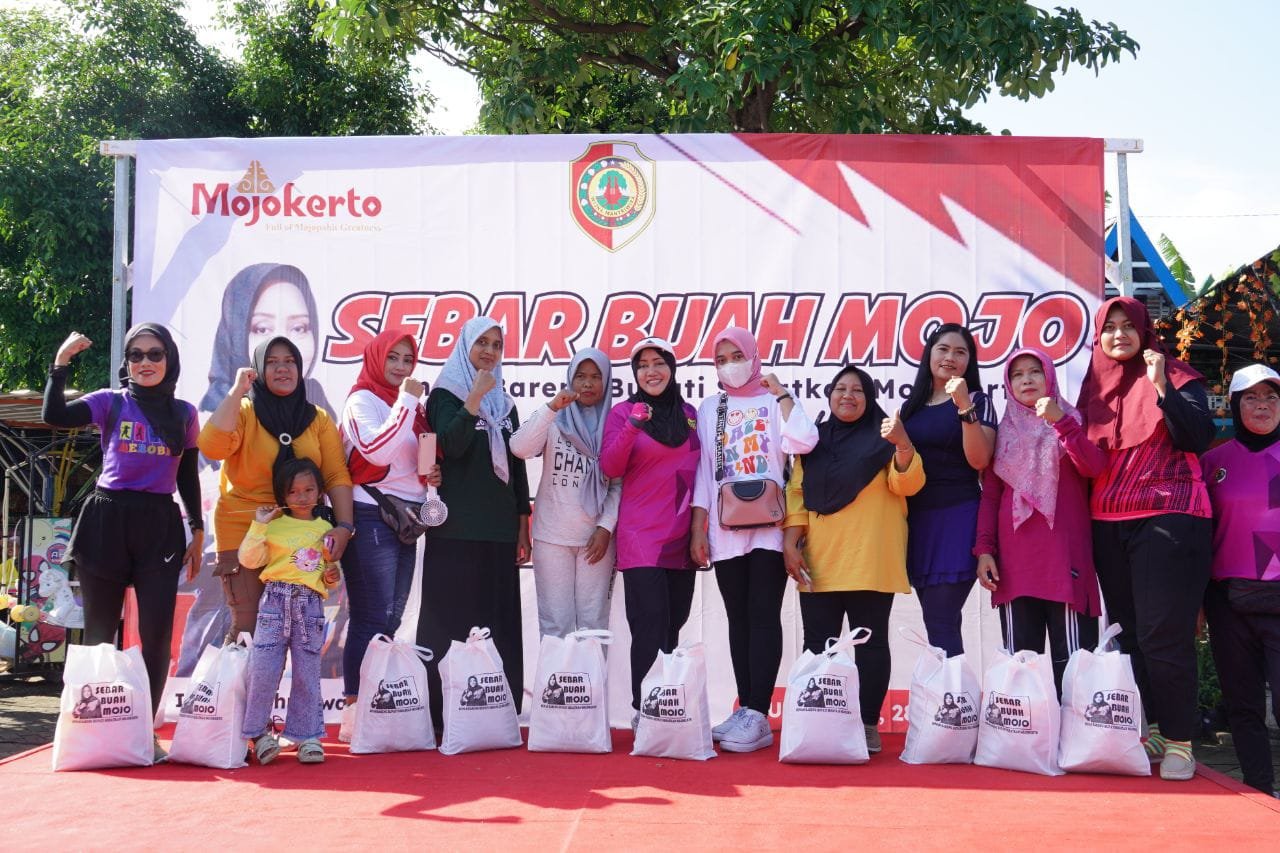 Tingkatkan Kesehatan Masyarakat, Bupati Ikfina Getol Gelar Sebar Buah Mojo