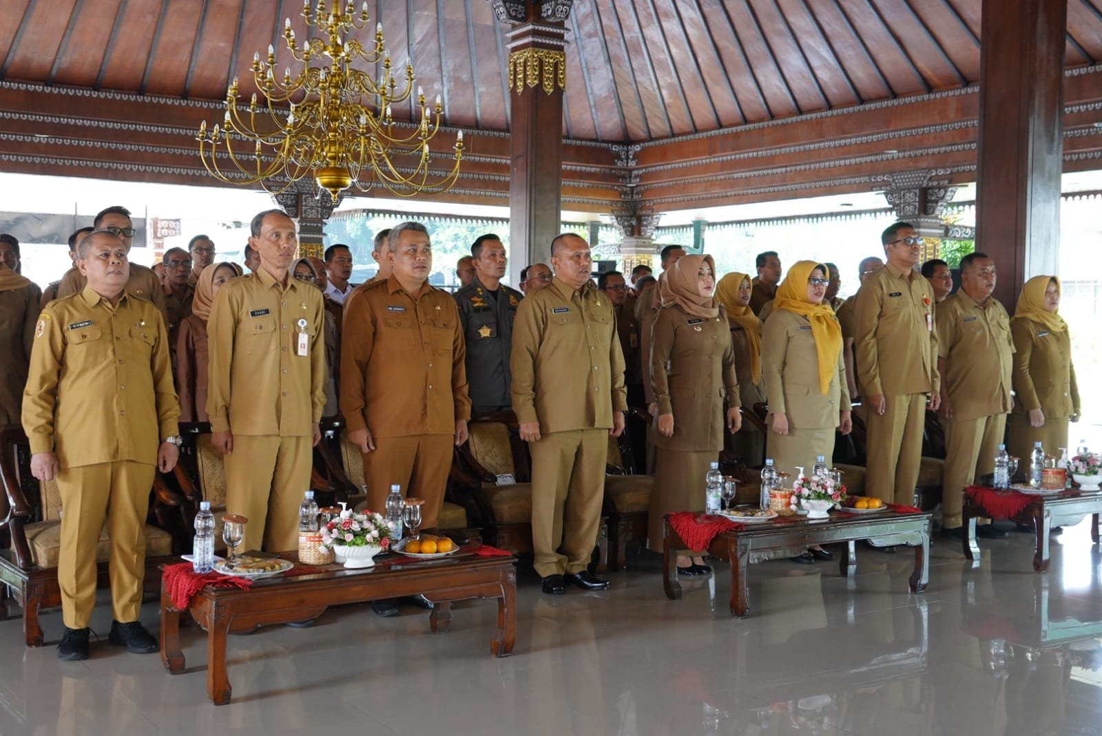 Penandatanganan Perjanjian Kerja 2024, Bupati Ikfina Tekankan Peningkatan Target