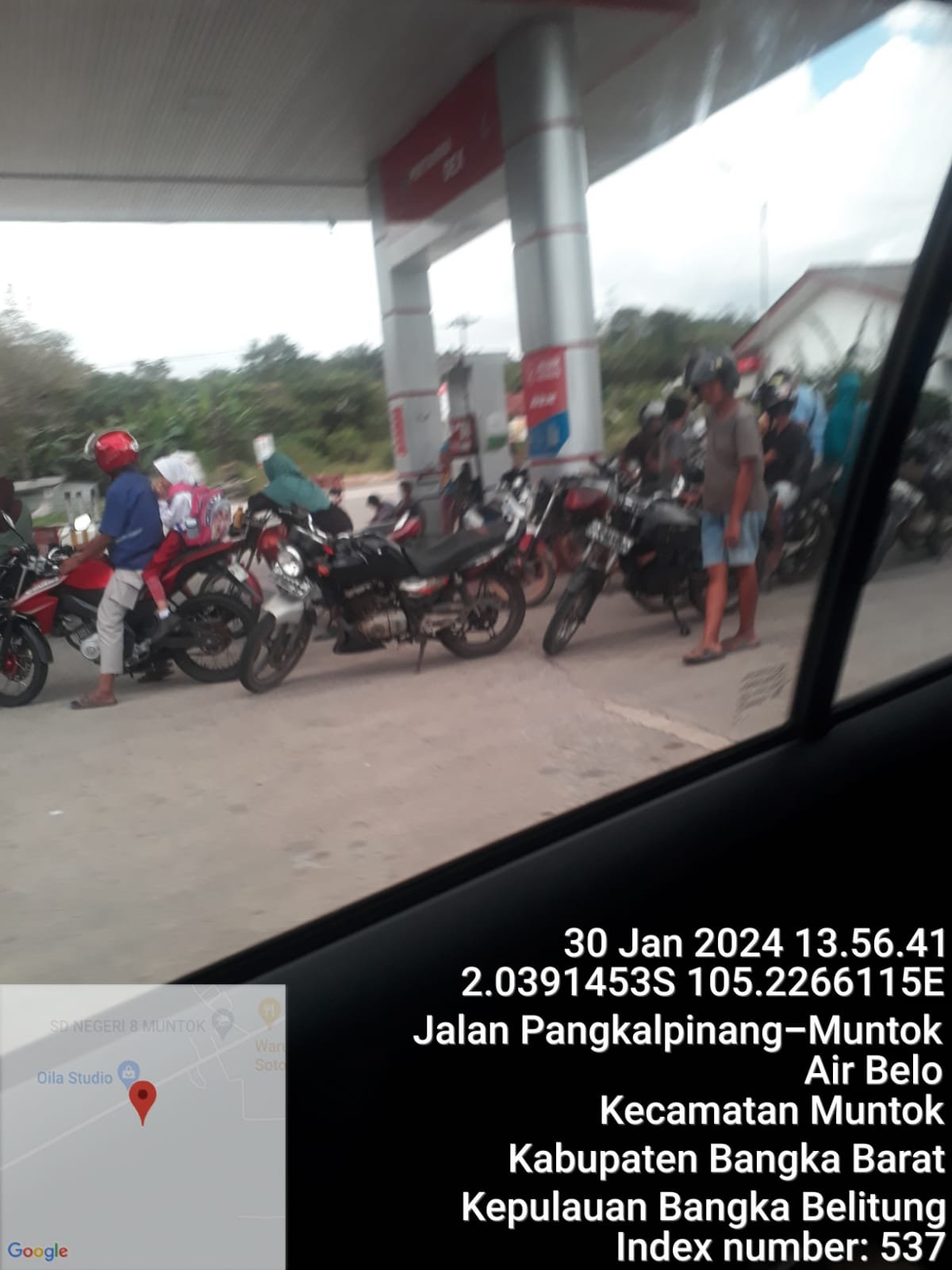 SPBU 24333129 Air Belo Muntok Masih Membiarkan Para Pengerit Minyak