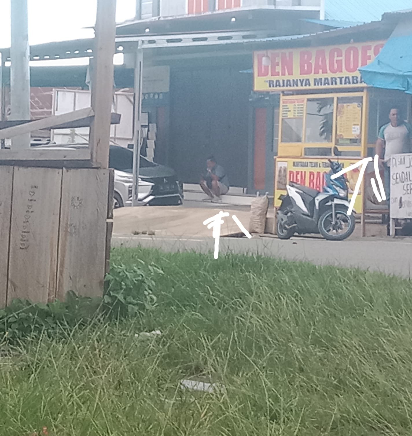 Sat Narkoba Polres Halsel Tangkap Pelaku Narkoba Di Babang, Dijaga Ketat Depan Pintu