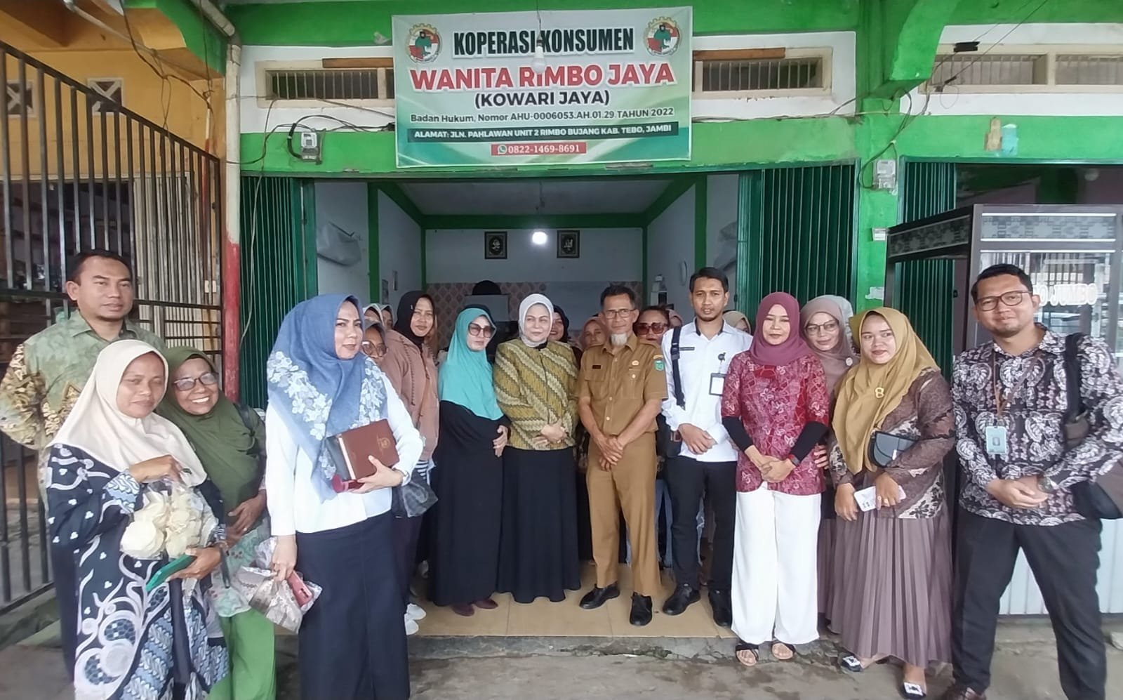 Kunjungan DPD RI Dan Dinas UMKM di Koperasi Konsumen Wanita Rimbo Jaya