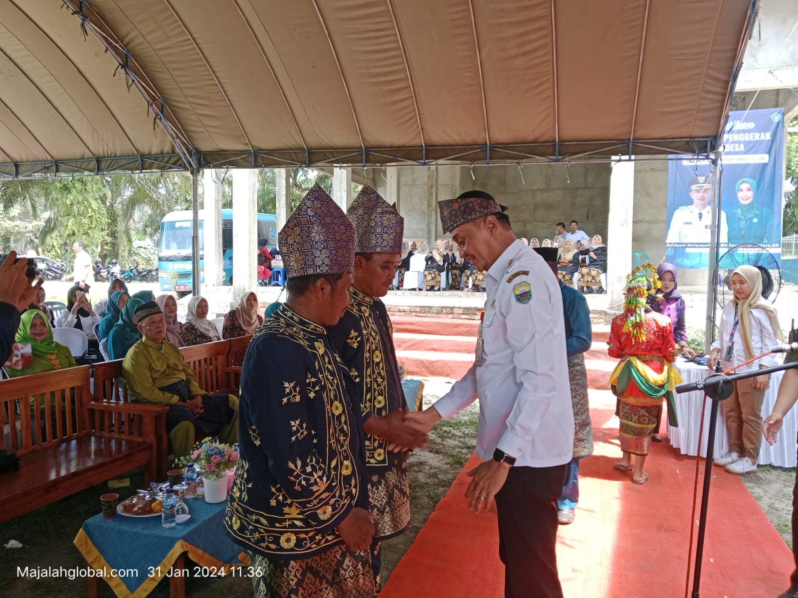 Kades Sido Mukti Dan Kades Mingkung Jaya Resmi Dikukuhkan Pj Bupati Muaro Jambi Sebagai Pemangku Adat