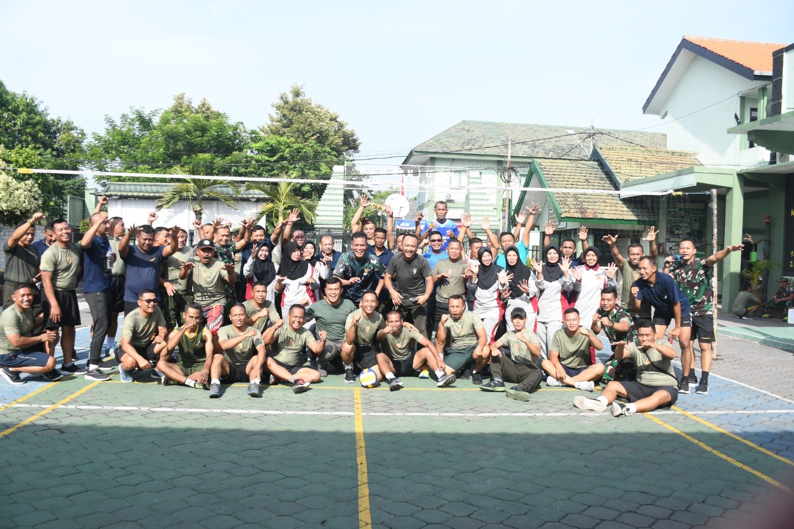 Tingkatkan Kekompakan, Kodim 0815/Mojokerto Gelar Lomba Voli Antar Staf