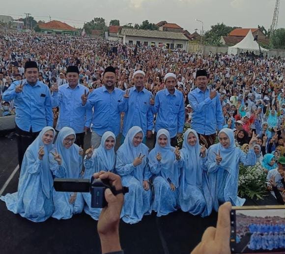 Gus Muhdlor kampanyekan Paslon 02 di Ponpes Bumi Sholawat