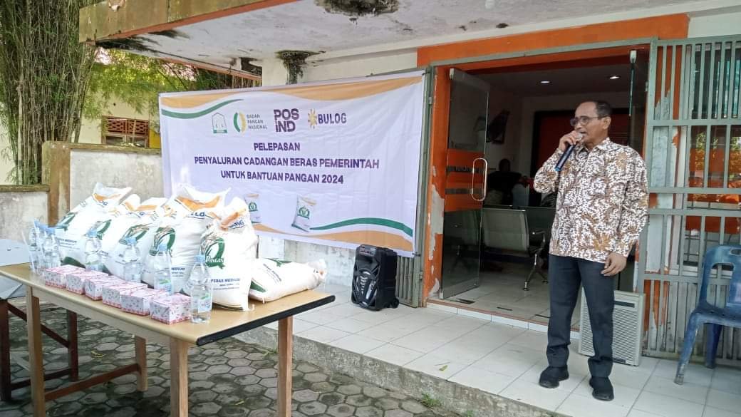 Pj Bupati Aceh Timur Salurkan Bantuan Pangan Sebanyak 44.476 KPM Secara Simbolis