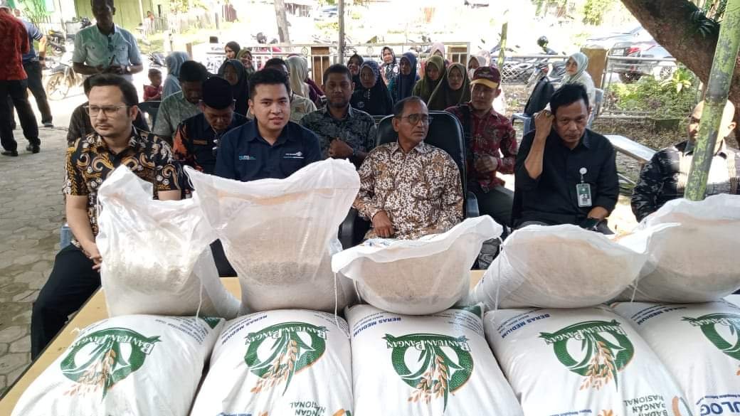 Pj Bupati Aceh Timur Salurkan Bantuan Pangan Sebanyak 44.476 KPM Secara Simbolis
