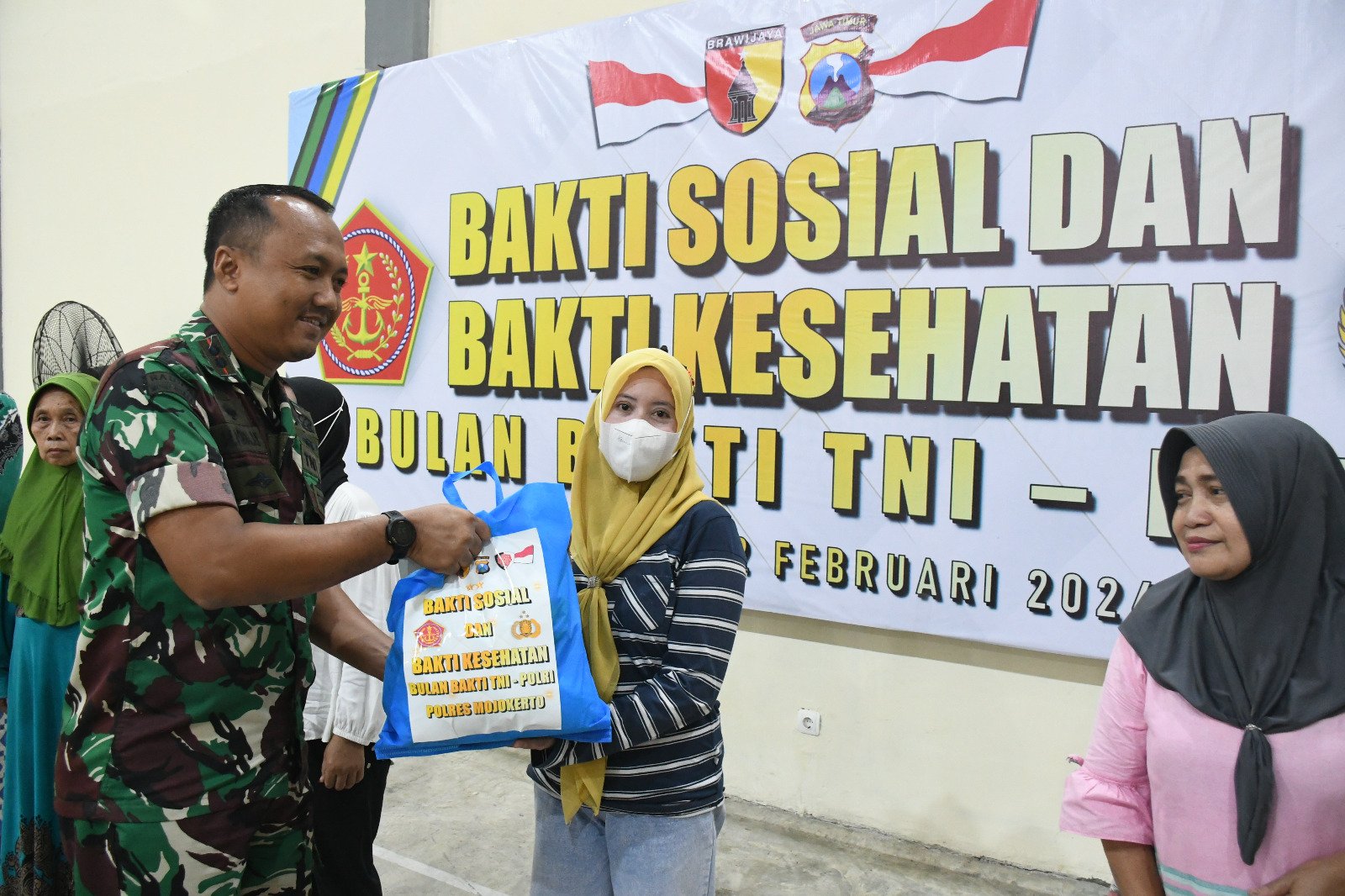 Kodim 0815/Mojokerto Bareng Polres Bersinergi Berikan Layanan Pengobatan Gratis