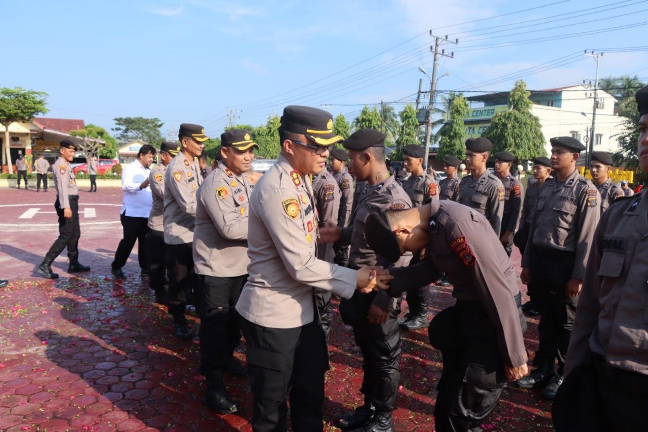 Tradisi Pembaretan, Ini Pesan Kapolres Aceh Timur Kepada Bintara Remaja Polri