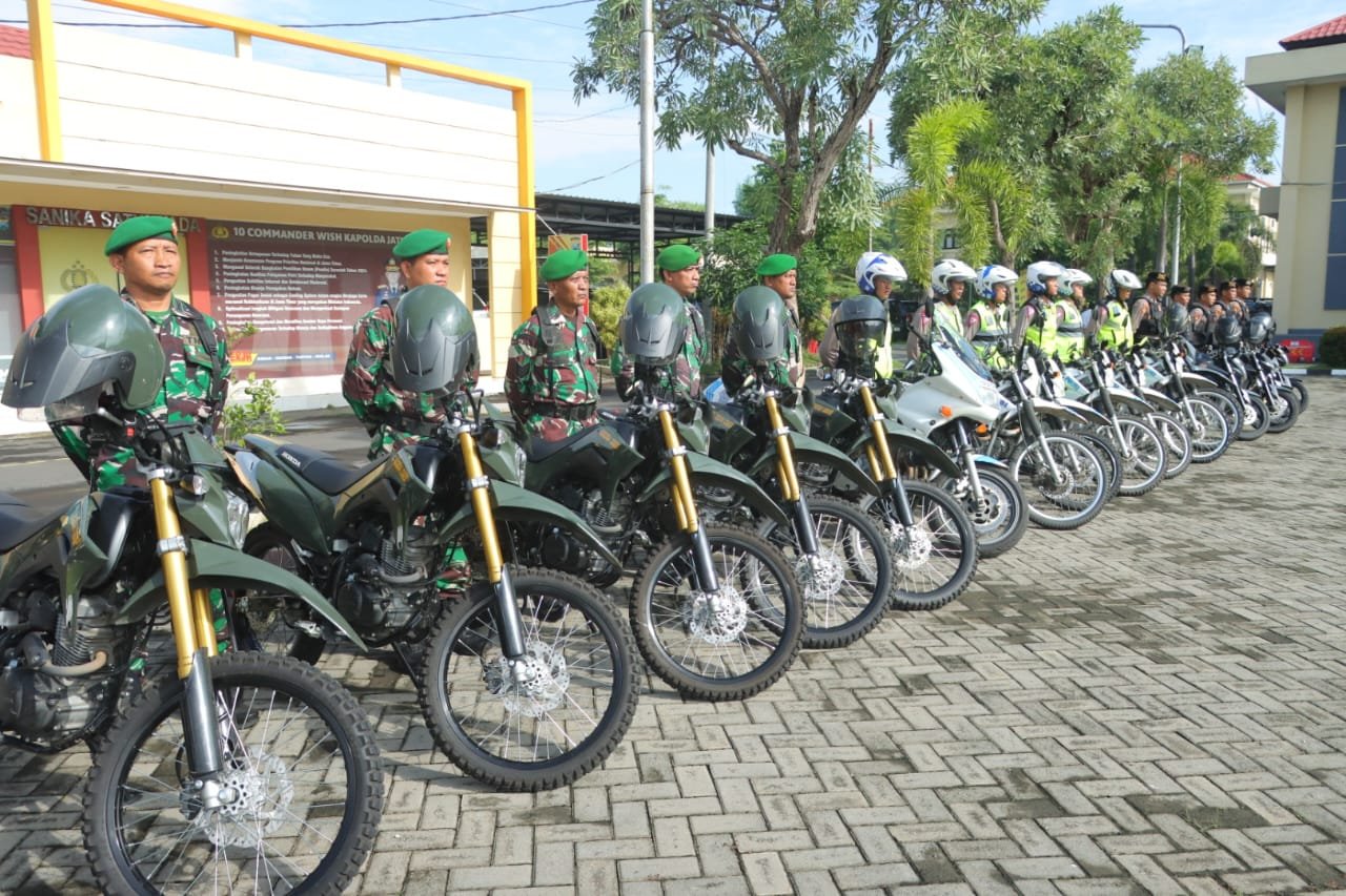 Apel Gelar Pasukan, Patroli Skala Besar & Bulan Bakti TNI-Polri Kodim Mojokerto Bersama Polres Siap Amankan Pemilu 2024