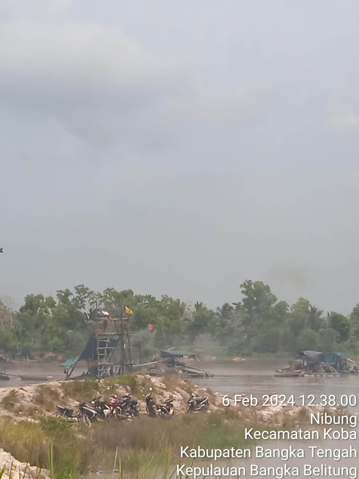 Kolong Kawasan Kobatin Desa Nibung Dihajar Puluhan Ponton Tambang Timah Iilegal