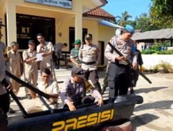 Unik, Polisi di Bondowoso Himbau Masyarakat Untuk Tidak Golput dengan Tradisi Ronjengan