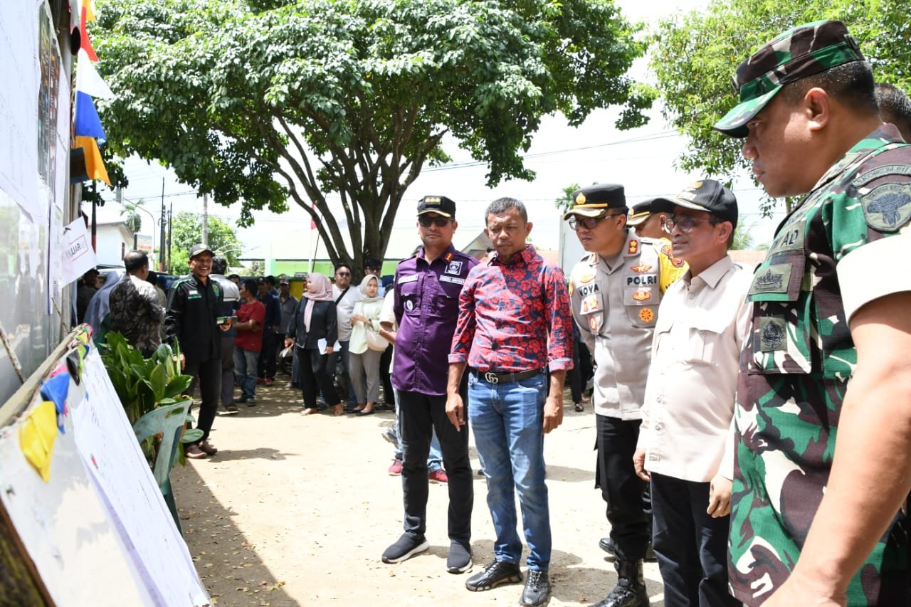 Kapolres Aceh Timur Bersama Forkopimda Dampingi Danrem Pantau Pelaksanaan Pemungutan Suara Pemilu 2024