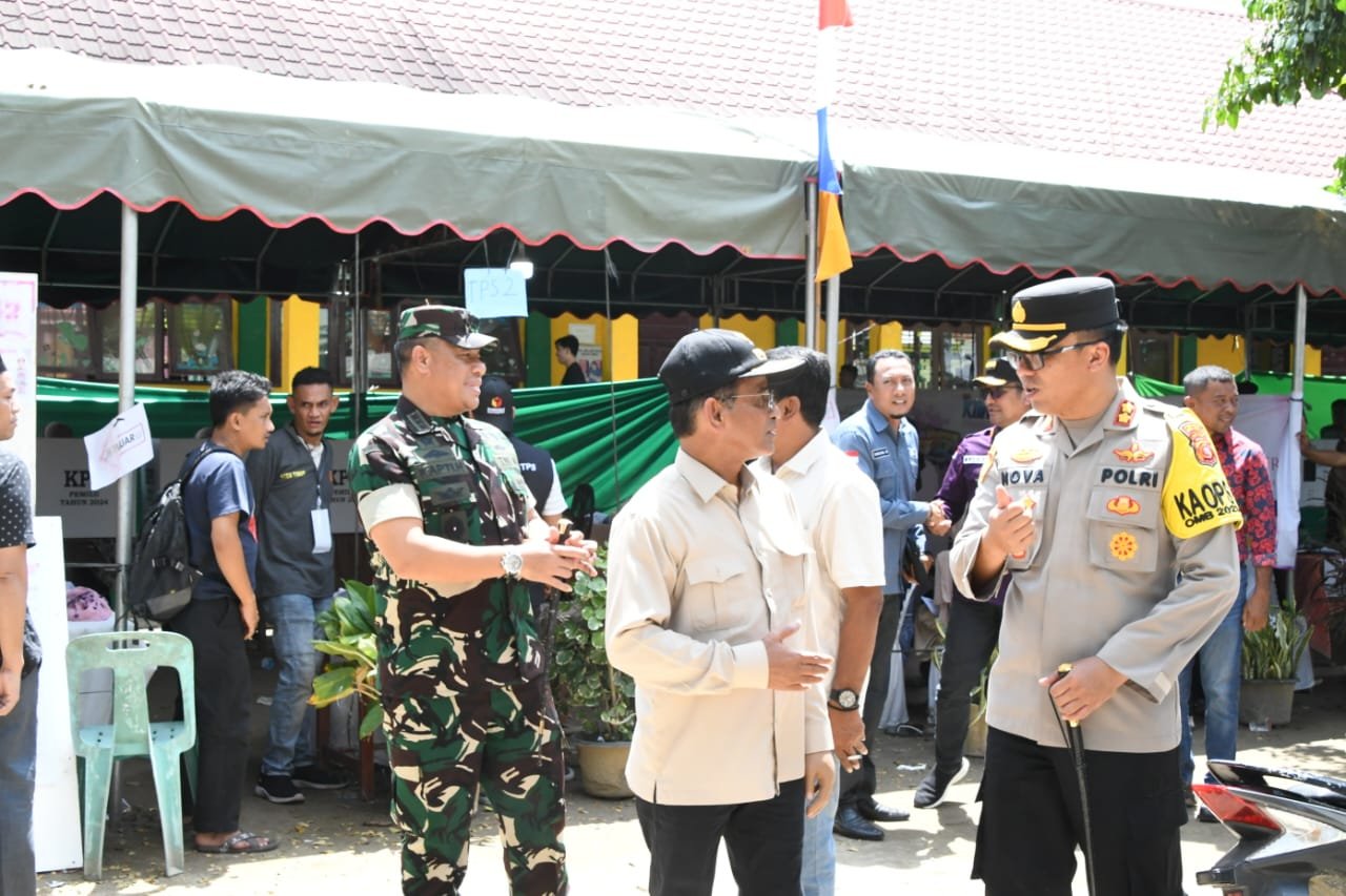 Kapolres Aceh Timur Bersama Forkopimda Dampingi Danrem Pantau Pelaksanaan Pemungutan Suara Pemilu 2024