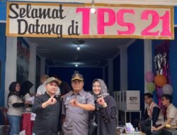 Camat Kutorejo Berikan Hak Pilihnya di TPS 21 Griya Japan Raya