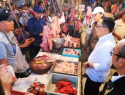 Pj.Gubernur Jatim Adhy Karyono Lakukan Kunjungan Kerja Tinjau Gudang BULOG Sidoarjo dan Pasar Larangan