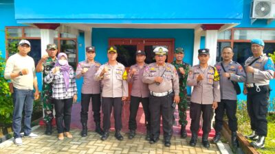 TNI - Polri Di Mojokerto Raya Amankan Kotak Suara di Kantor PPK
