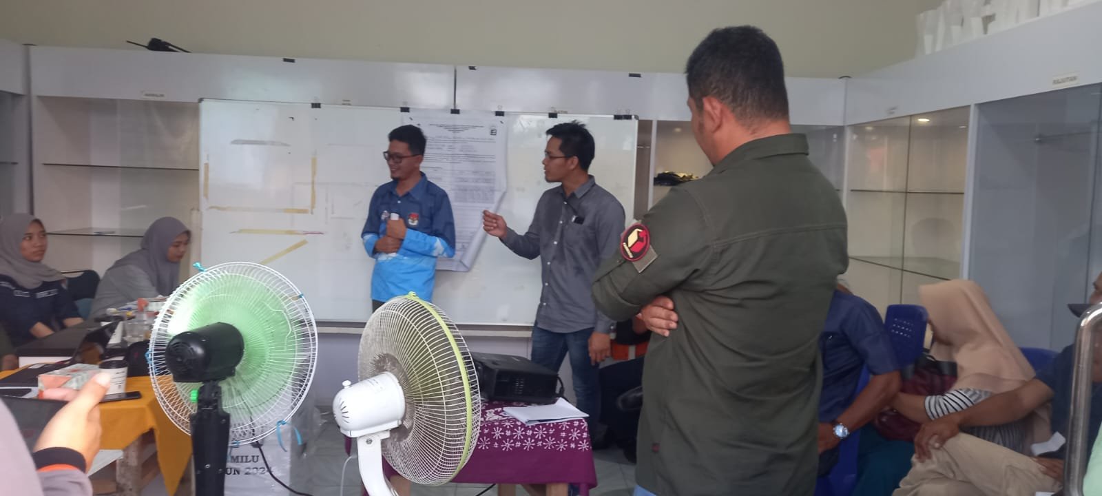 Gara-gara Merasa Suara Hilang PPK Pleno Rangkui Memanas