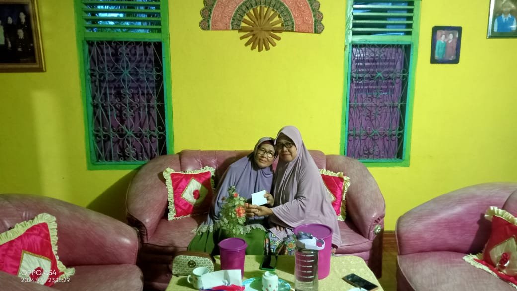 Jalin Silaturahmi, Alumni SMP 3 Rimbo Bujang Angkatan Tahun 1986 Berikan Santunan