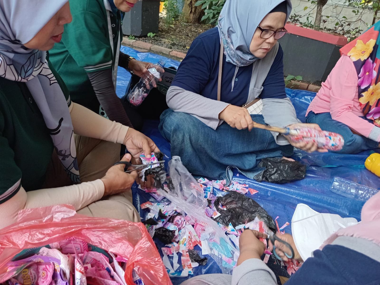 Kurangi Sampah Plastik, Yuk Bikin Ecobrick