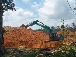 Aktivitas Tambang Timah Desa Air Mesu Menggunakan Alat Berat Excavator Diduga Pemilik Bernama Bimo Asli Jakarta