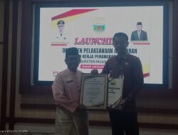 Sekretaris DPRD Kabupaten Muaro Jambi Menerima Penghargaan Dari Pj Bupati Muaro Jambi